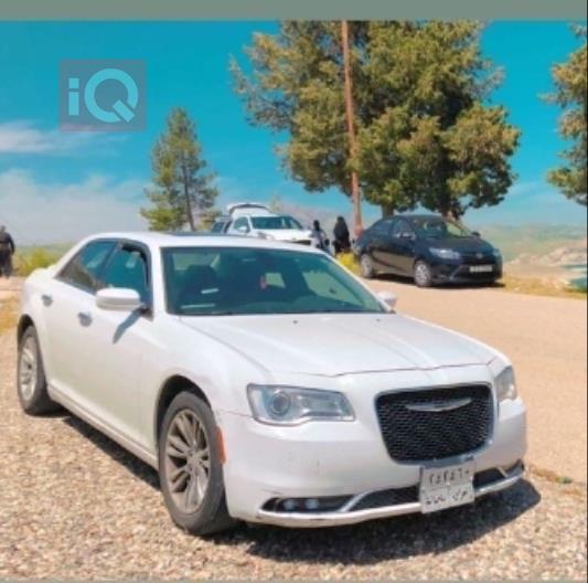 کرایسلەر 300